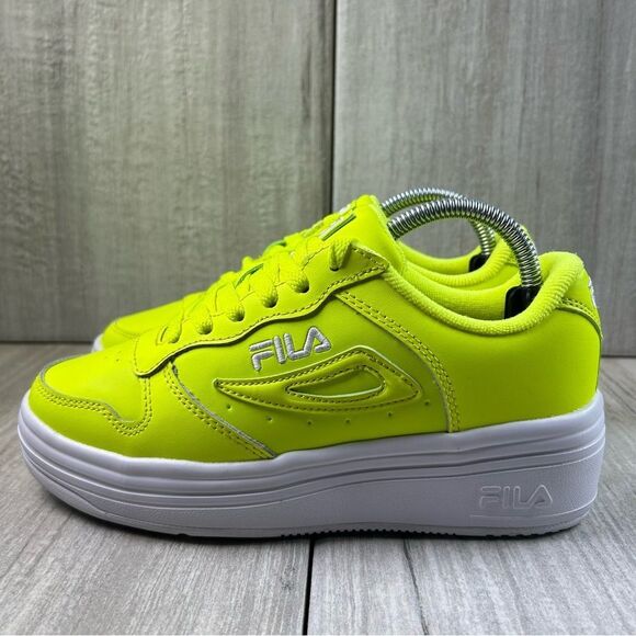 NEW Fila WX-100 Neon Yellow Sneaker Lace Up Athletic Shoe Womens Size 5 - Picture 1 of 10